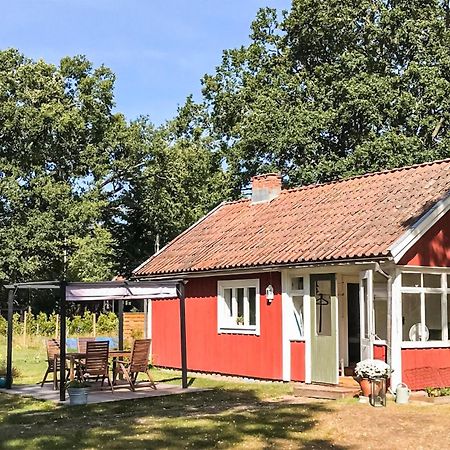Amazing Home In Faerjestaden With Kitchen Exterior foto